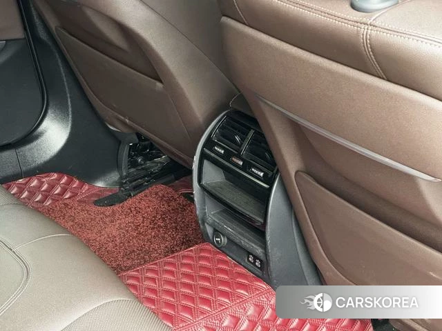 BMW 5 series 2021 Белый из Китая, фото 4