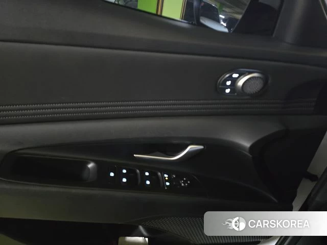 Hyundai The New Avante (CN7) 2023 Белый из Кореи, фото 4