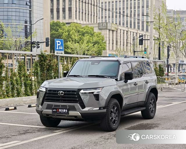 Lexus GX 2024 Серебристо-серый из Китая, фото 4