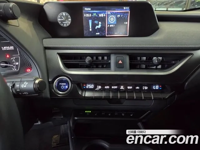 Lexus UX300e 2022 Белый из Кореи, фото 4