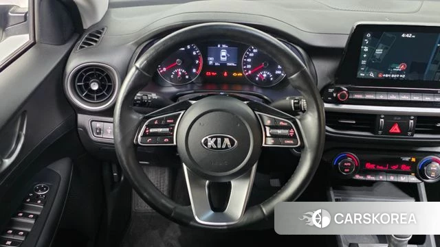Kia The New K3 2nd generation 2021 Белый из Кореи, фото 4