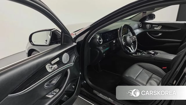 Mercedes-Benz E-Class W213 2018 Черный из Кореи, фото 4