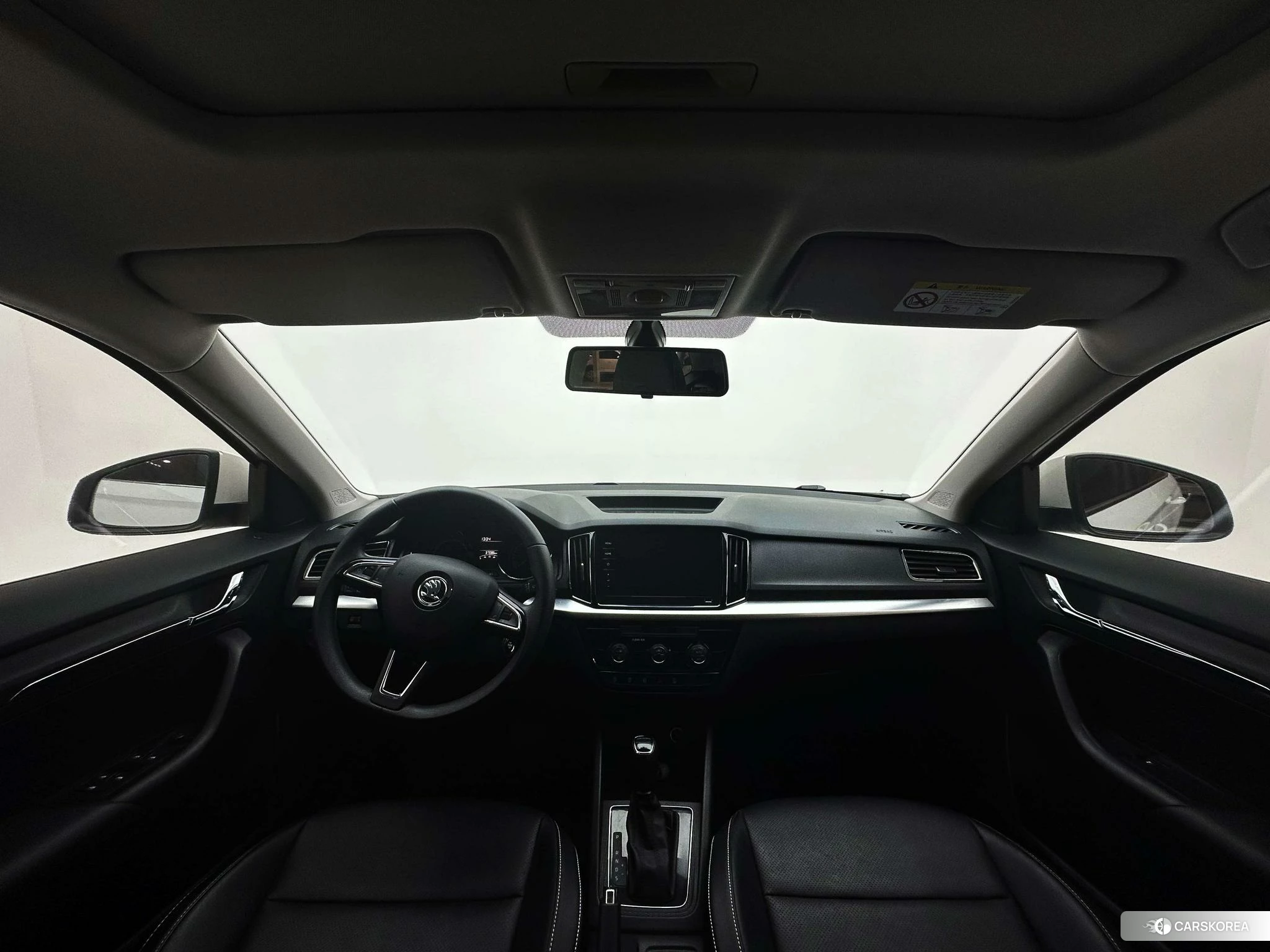 Skoda Komick 2022 Белый из Китая, фото 4