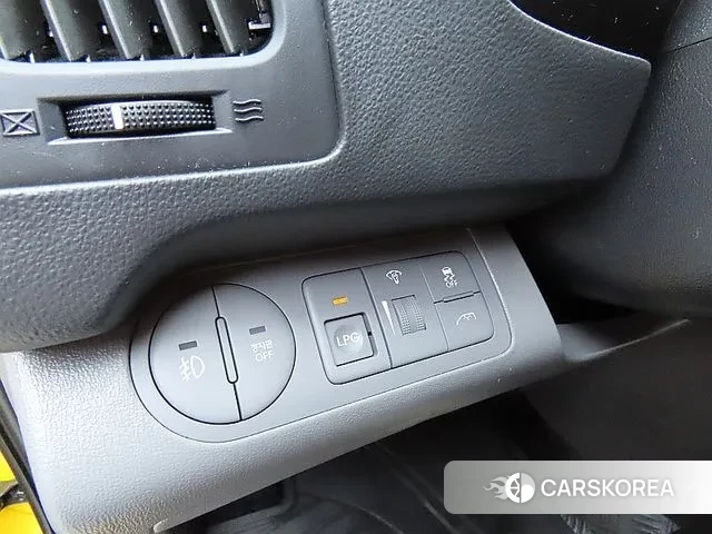 Hyundai The New Grand Starex 2019 Желтый из Кореи, фото 4