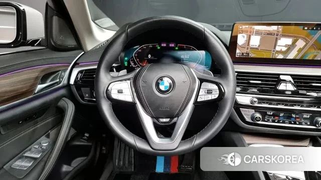 BMW 5 Series (G30) 2022 Серебряный из Кореи, фото 4