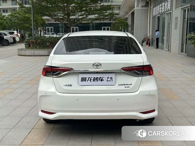 Toyota Corolla 2022 Белый из Китая, фото 4