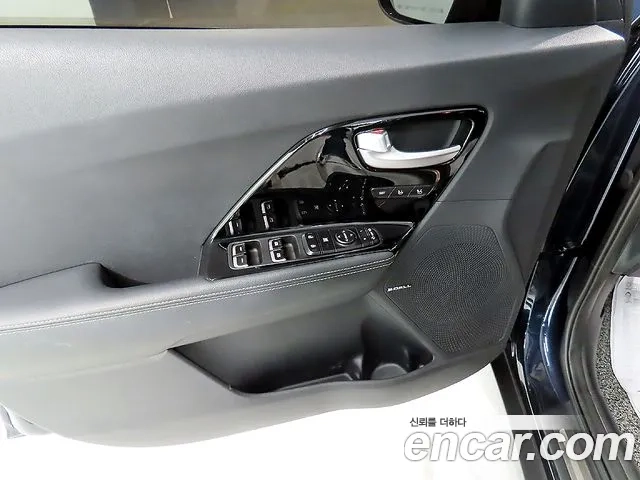 Kia Niro 2018 Черный из Кореи, фото 4