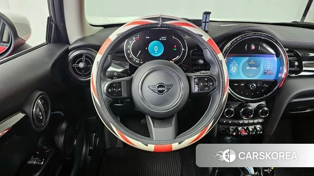 Mini Cooper 2023 Красный из Кореи, фото 4