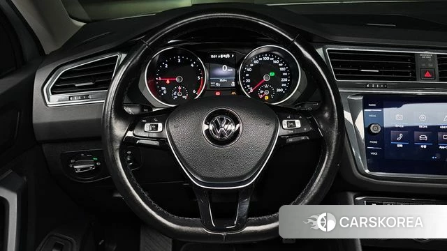 Volkswagen Tiguan second Generation 2020 Серебряный из Кореи, фото 4