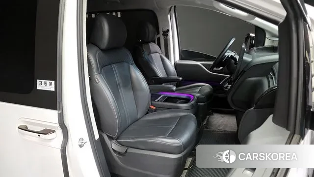 Hyundai Staria 2022 Белый из Кореи, фото 4