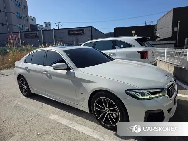 BMW 5 Series (G30) 2023 Белый из Кореи, фото 4