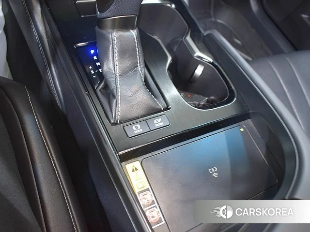 Lexus ES300h 7th generation 2023 Черный из Кореи, фото 4