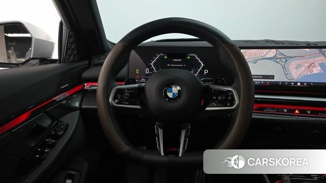 BMW 5 Series (G60) 2025 Светло-серебряный цвет из Кореи, фото 4