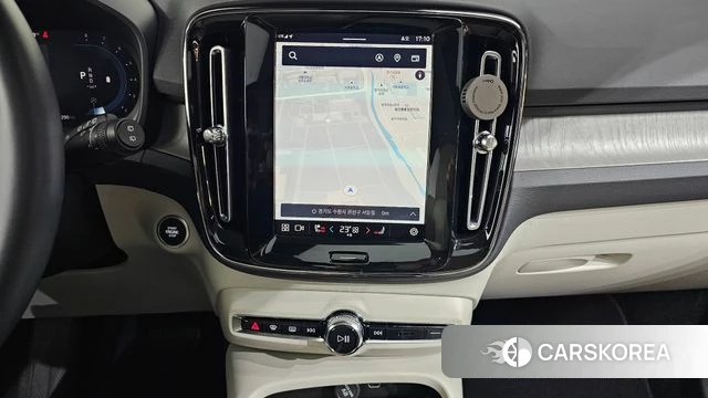 Volvo XC40 2023 Белый из Кореи, фото 4