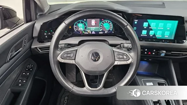 Volkswagen Golf 8th Generation 2022 Черный из Кореи, фото 4