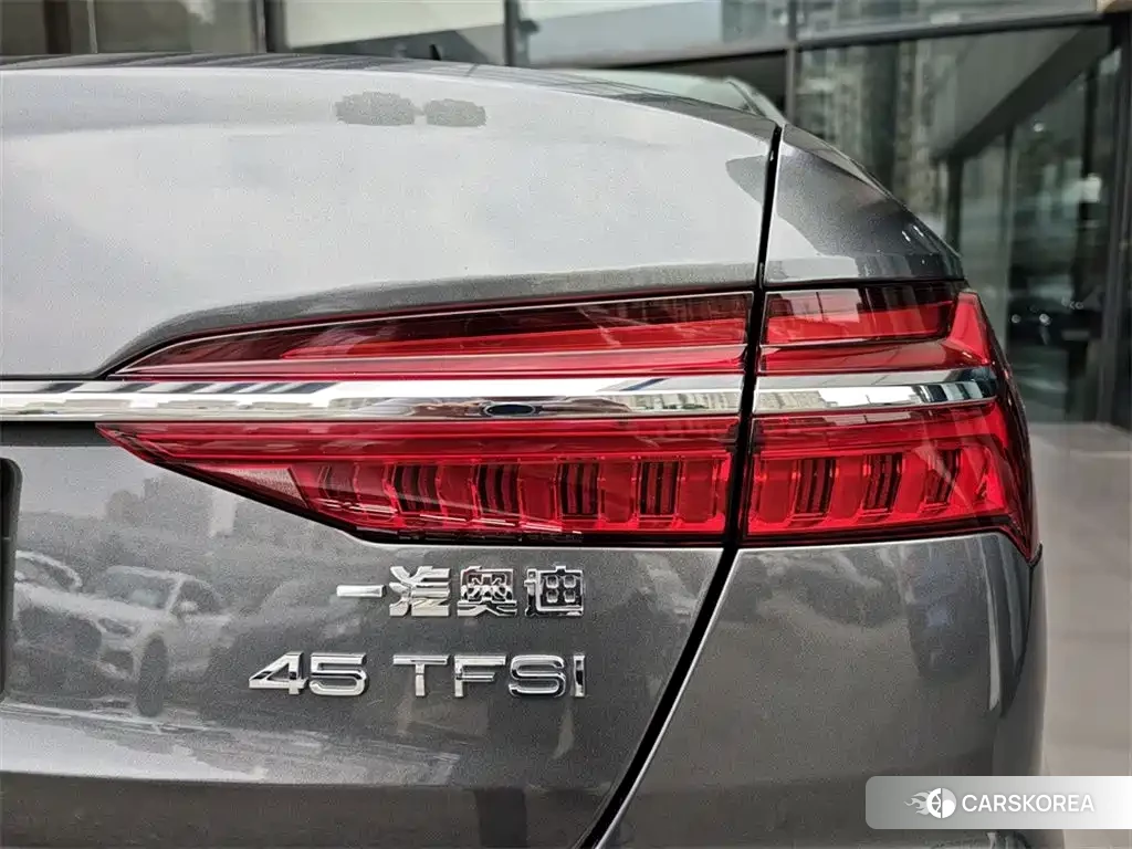 Audi A6L 2023 Silver/gray из Китая, фото 4