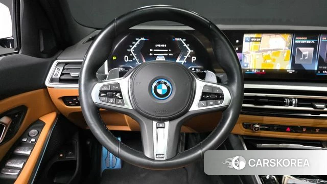 BMW 3 Series (G20) 2023 Белый из Кореи, фото 4