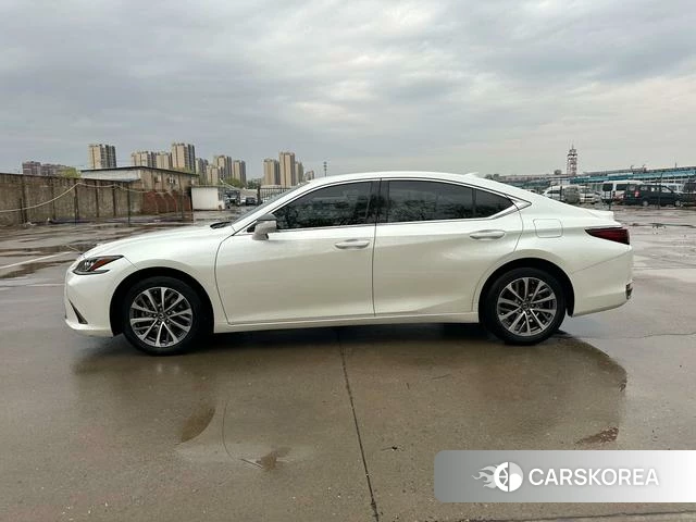 Lexus ES 2023 Белый из Китая, фото 4