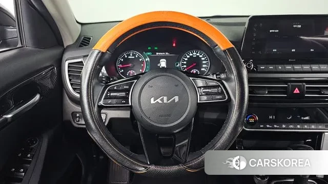 Kia Seltos 2022 Белый из Кореи, фото 4