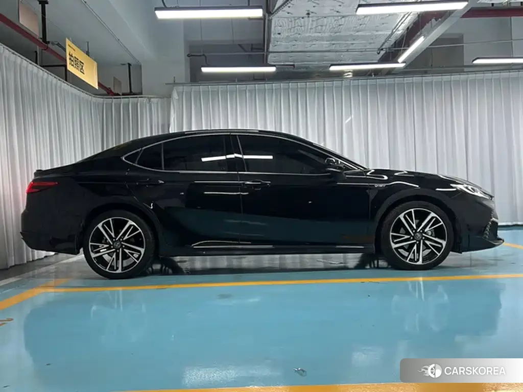 Toyota Camry 2025 Черный из Китая, фото 4