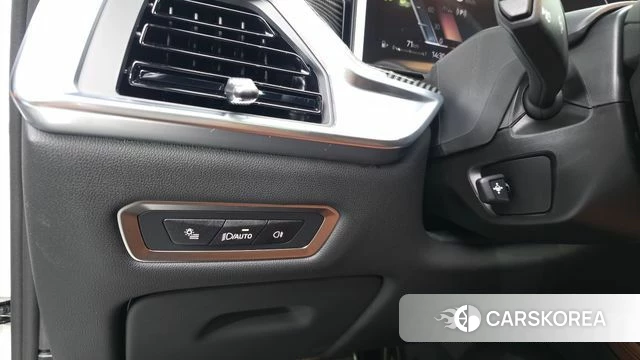 BMW X7 (G07) 2025 Белый из Кореи, фото 4