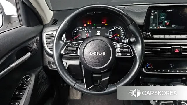 Kia Seltos 2022 Белый из Кореи, фото 4