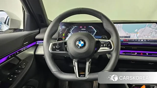 BMW 5 Series (G60) 2025 Белый из Кореи, фото 4