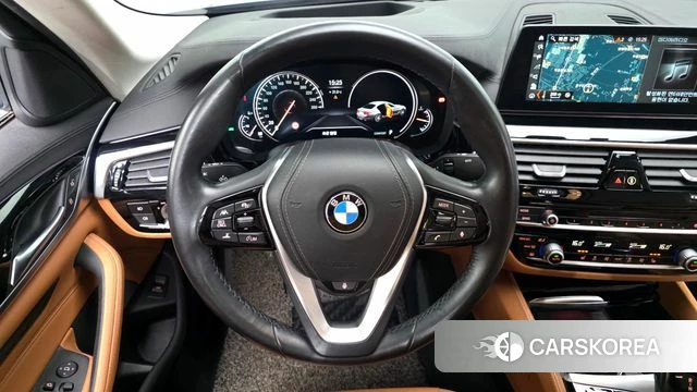 BMW 5 Series (G30) 2018 Светло-серебряный цвет из Кореи, фото 4