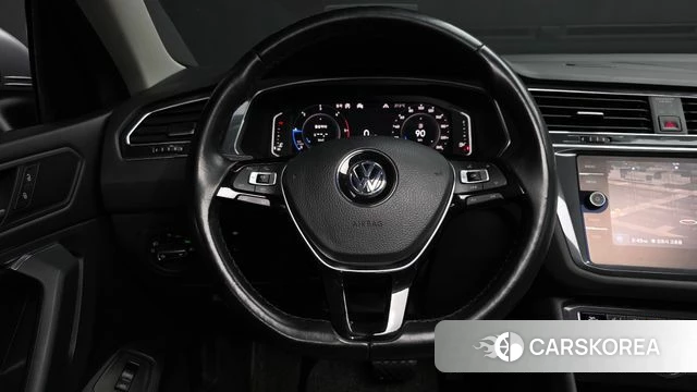 Volkswagen Tiguan Allspace 2020 Серебряный из Кореи, фото 4
