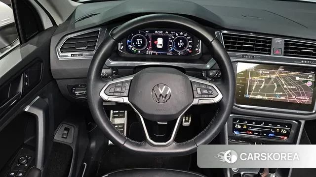 Volkswagen Tiguan second Generation 2023 Белый из Кореи, фото 4