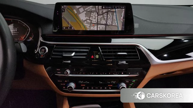 BMW 5 Series (G30) 2019 Белый из Кореи, фото 4