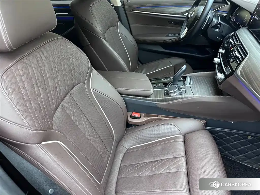 BMW 5 series 2023 Черный из Китая, фото 4