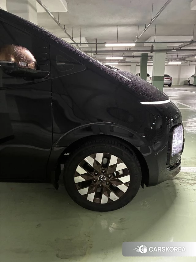 Hyundai Staria 2024 Черный из Кореи, фото 4