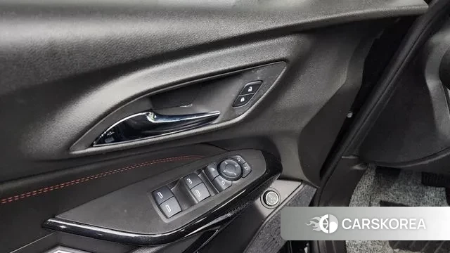 Chevrolet (GM Daewoo) Trax Crossover 2024 Черный из Кореи, фото 4