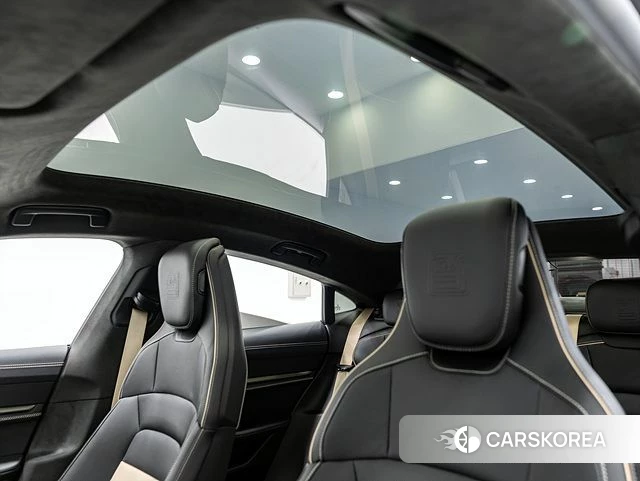 Porsche Taycan 2025 Цвет тростника из Кореи, фото 4