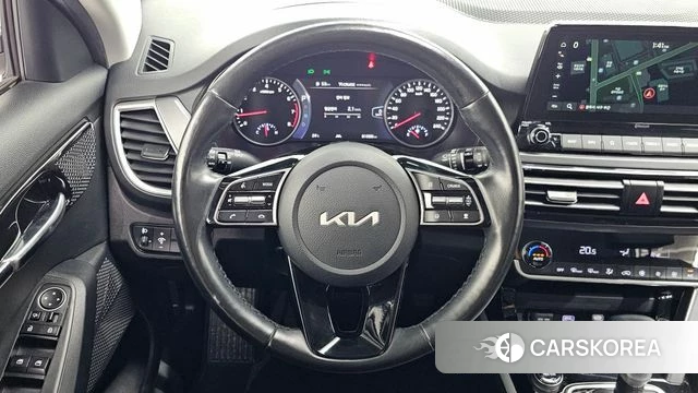 Kia Seltos 2022 Белый из Кореи, фото 4