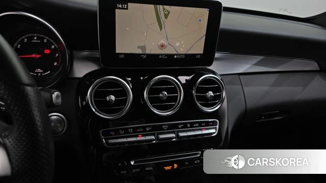 Mercedes-Benz C-Class W205 2018 Серебристо-серый из Кореи, фото 4
