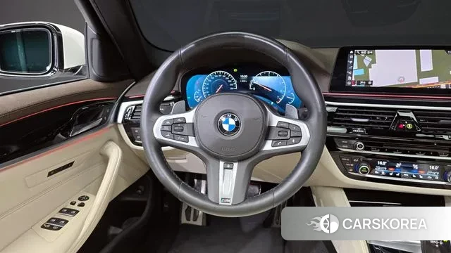 BMW 5 Series (G30) 2019 Белый из Кореи, фото 4