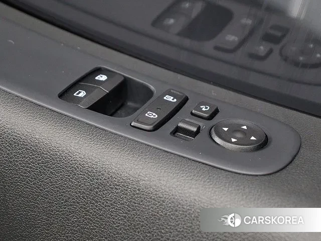 Hyundai Staria 2023 Белый из Кореи, фото 4