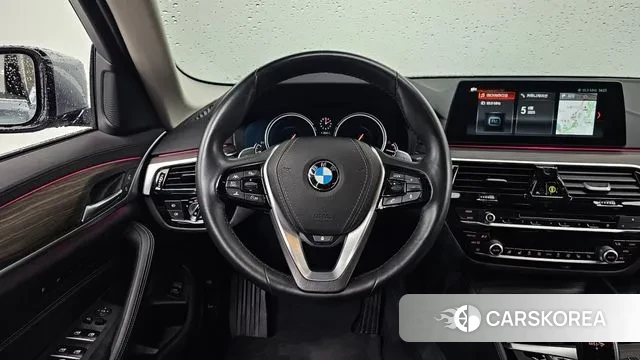BMW 5 Series (G30) 2018 Серебристо-серый из Кореи, фото 4