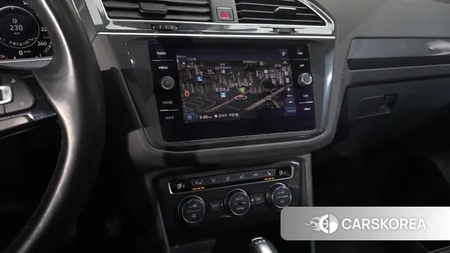 Volkswagen Tiguan second Generation 2018 Белый из Кореи, фото 4