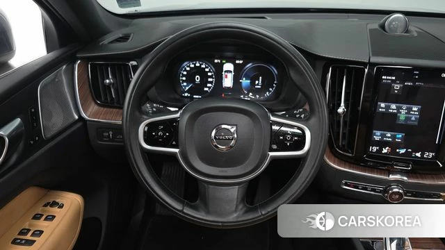 Volvo XC60 second Generation 2021 Серый из Кореи, фото 4