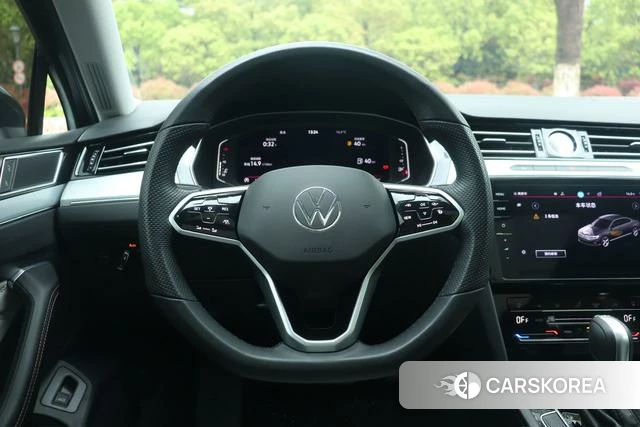 Volkswagen Magotan 2024 Черный из Китая, фото 4