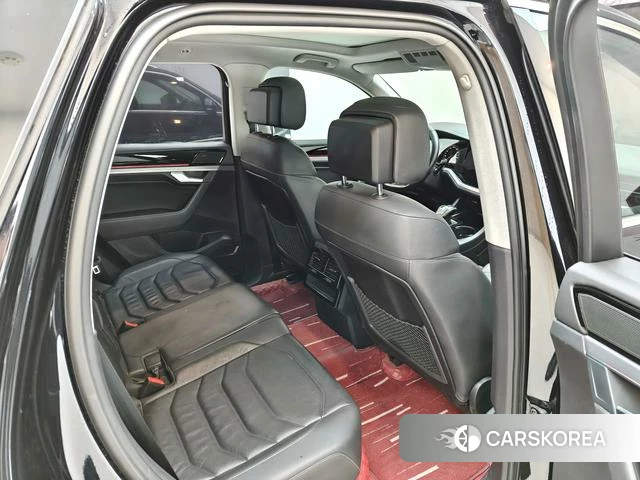 Volkswagen Touareg 2022 Черный из Китая, фото 4