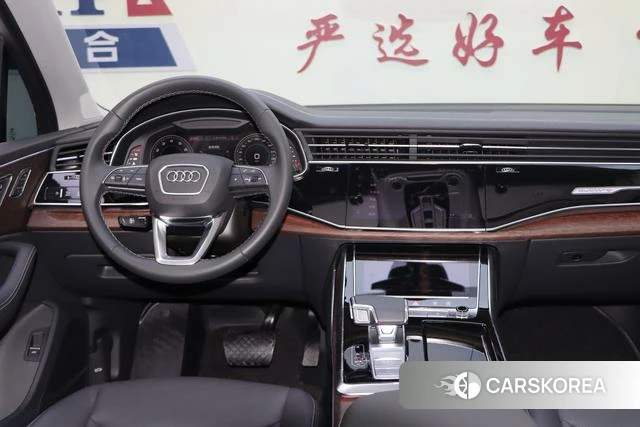 Audi Q7 2025 Черный из Китая, фото 4