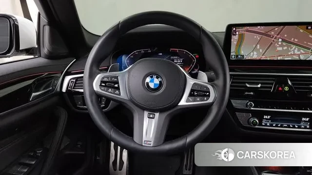 BMW 5 Series (G30) 2022 Белый из Кореи, фото 4