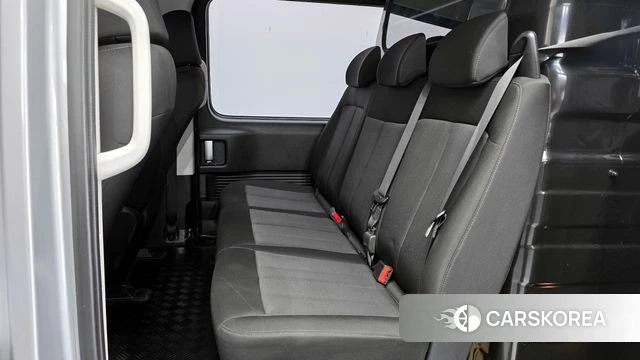 Hyundai Staria 2023 Серебряный из Кореи, фото 4