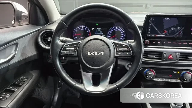 Kia The New K3 2nd generation 2021 Белый из Кореи, фото 4