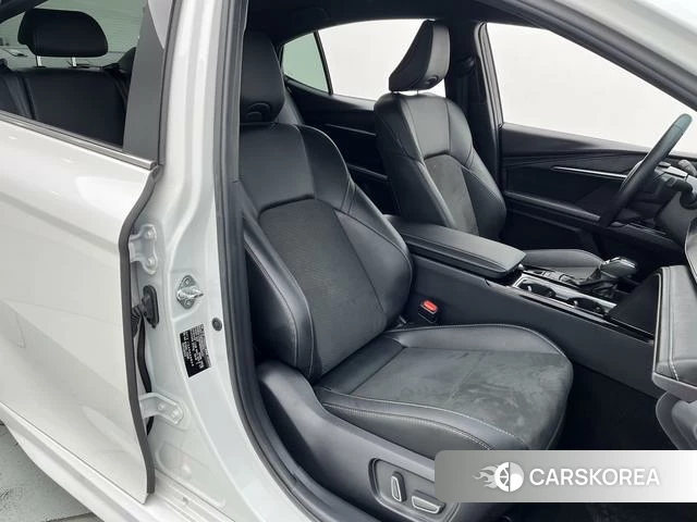 Toyota Camry 2024 Белый из Китая, фото 4