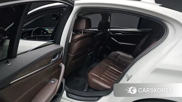 BMW 5 Series (G30) 2020 Белый из Кореи, фото 4